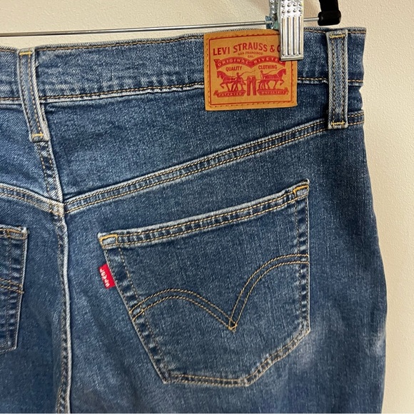 Levi’s Ribcage Straight Ankle Jeans - Picture 11 of 14